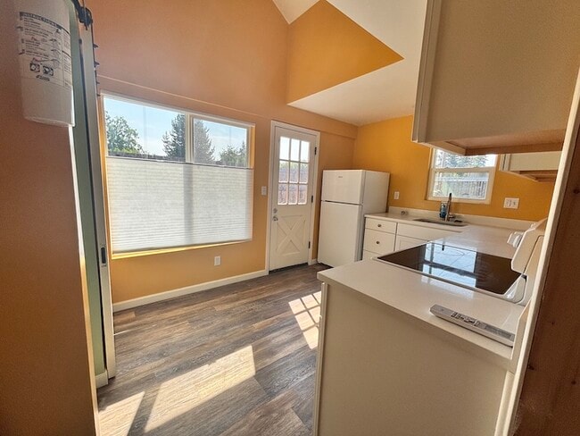 The kitchen: cheerful. East and south windows. - 5636 SE Ogden St