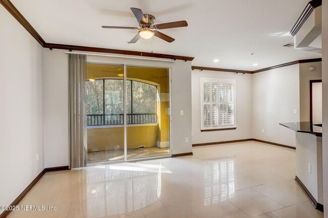 Foto del edificio - 8539 Gate Pkwy W