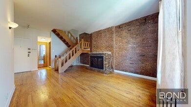 Building Photo - 325 W 88th St