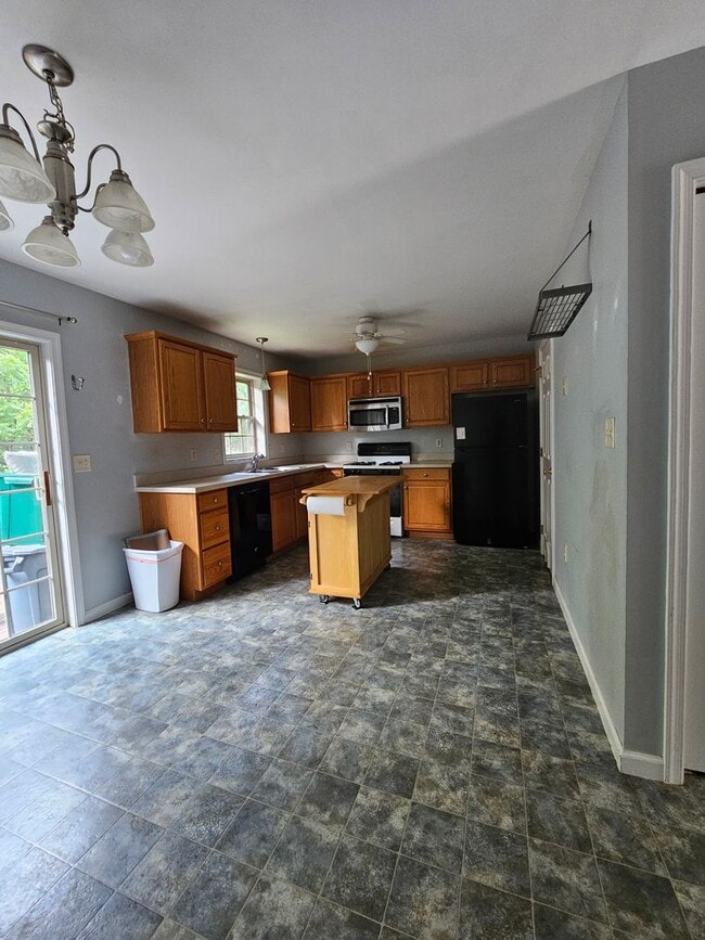 Building Photo - 505 Indian Rock Cir
