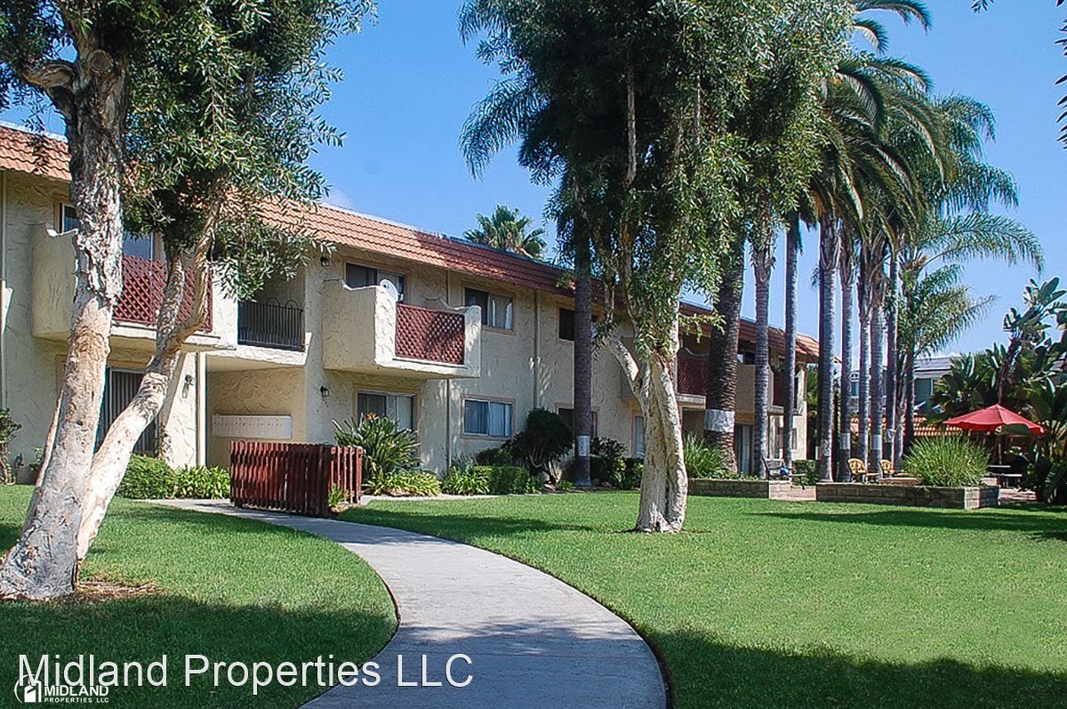 Primary Photo - 702-706 N Fig St
