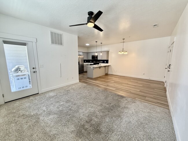 Building Photo - 1809 W Terra Vista Ln