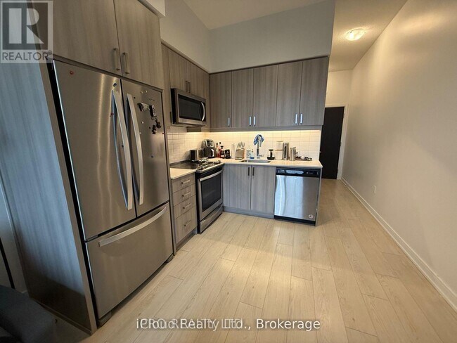 Building Photo - 8 Nahani Way