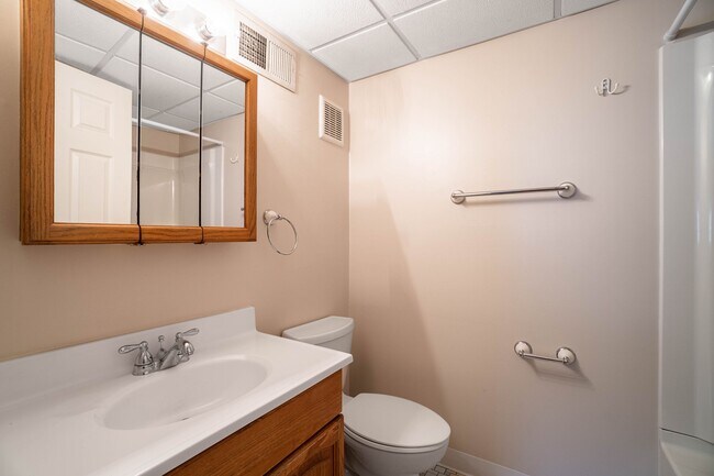 Bathroom - 106 W College St