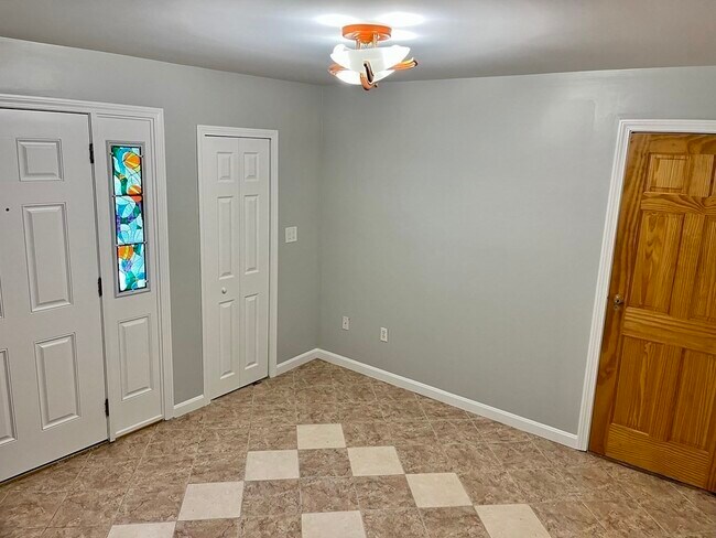 Foto del edificio - 120 Olive Ave Ext