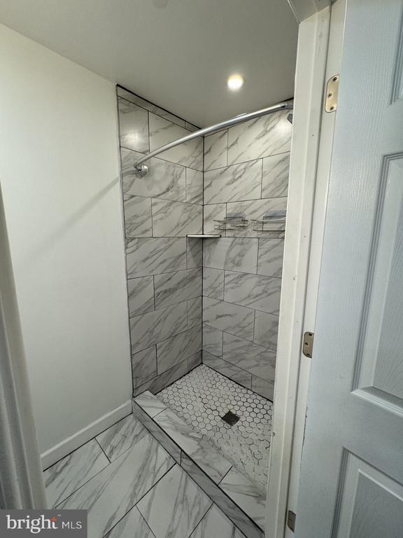 Foto del edificio - 214 W 8th St