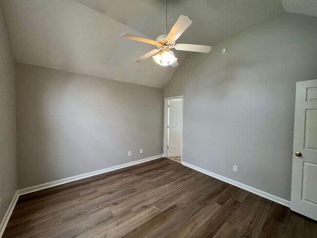 Building Photo - Cute 3 BR 2 Bath Home in Smyrna - Available Now!