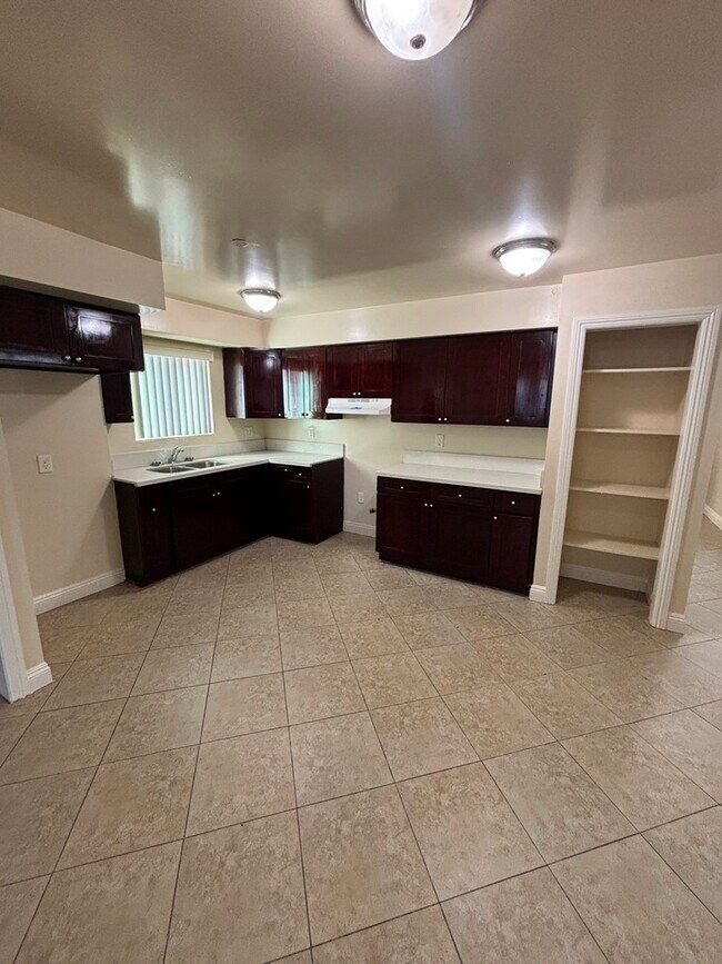 Foto del edificio - 9017 Avalon Blvd