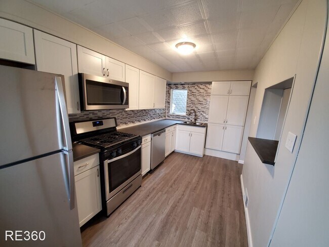 Foto del edificio - 3 br, 1 bath House - 923 Manton Way Allentown