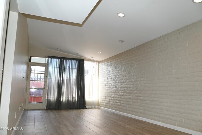 Foto del edificio - 3066 N 32nd St