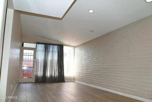 Building Photo - 3066 N 32nd St