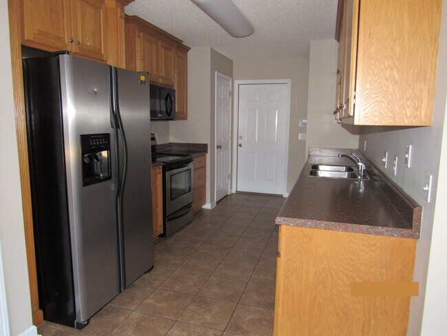 Building Photo - 73 Maree Dr