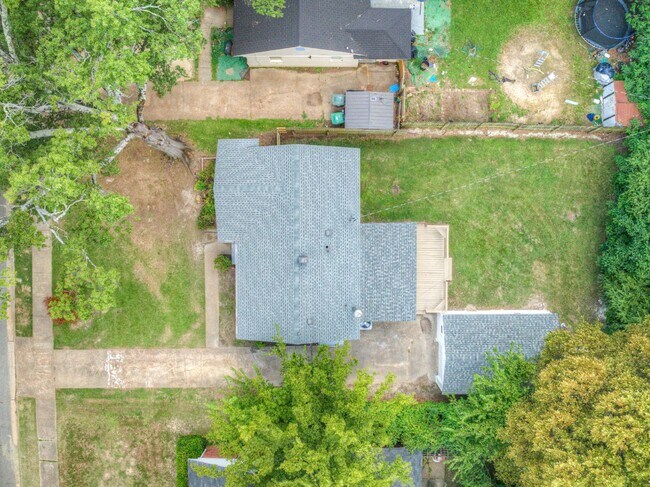 Building Photo - Renovated 3 Bed Rental Home with Hardwood ...
