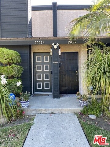 Foto del edificio - 2029 Barry Ave