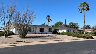 Building Photo - 2047 Laurel Ln