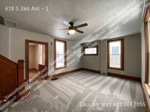 Building Photo - 618 S 2nd Ave