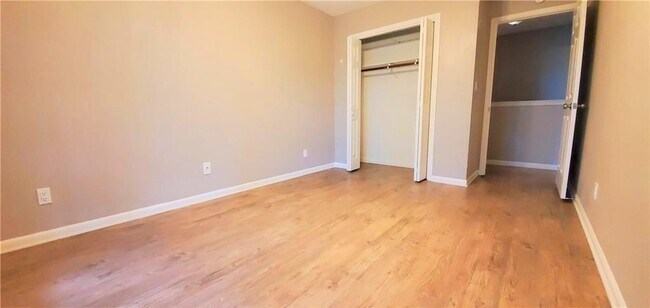 Foto del edificio - 1403 Canoe Brook Dr