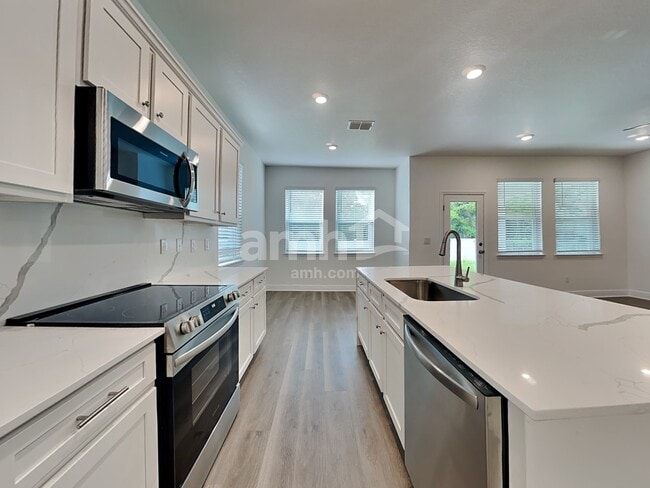 Foto del edificio - 6450 Atlantic Bch Ave