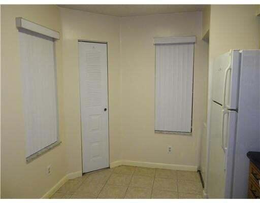 Building Photo - 1005 Coral Club Dr