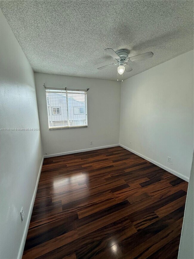 Foto del edificio - 2125 NW 57th Ave
