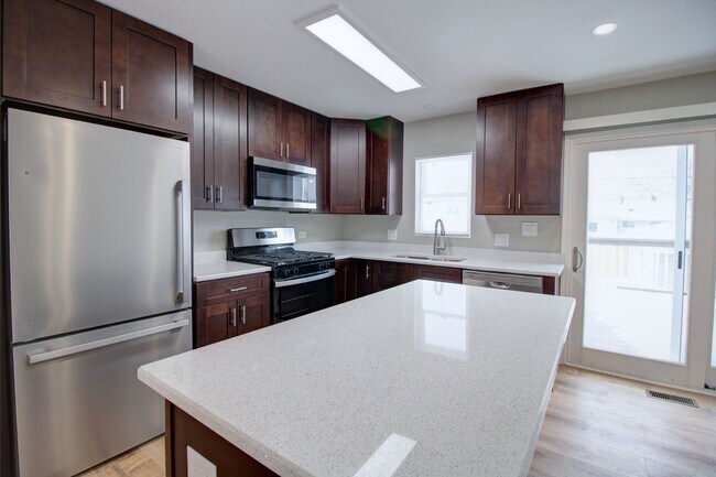 Building Photo - 225 Haller Ave