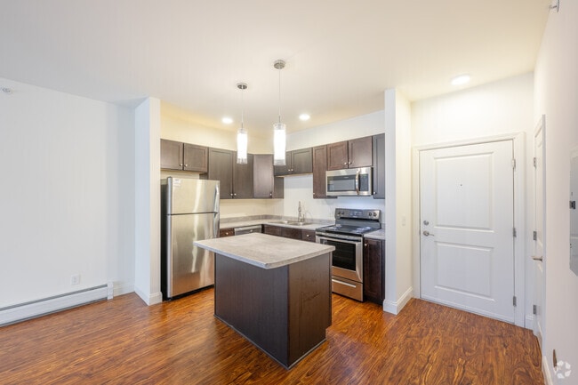 1BR, 1BA - 850SF - Kitchen - Mansfield Apartments