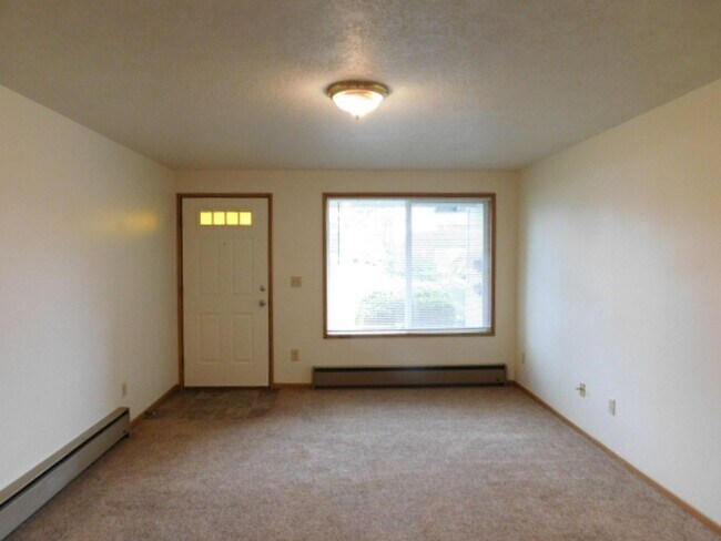 Building Photo - short04