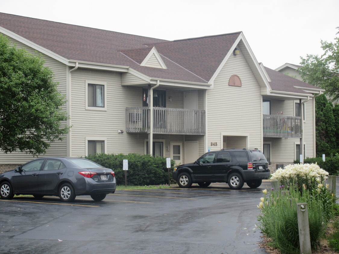 Building Photo - 243 Arrowhead Dr
