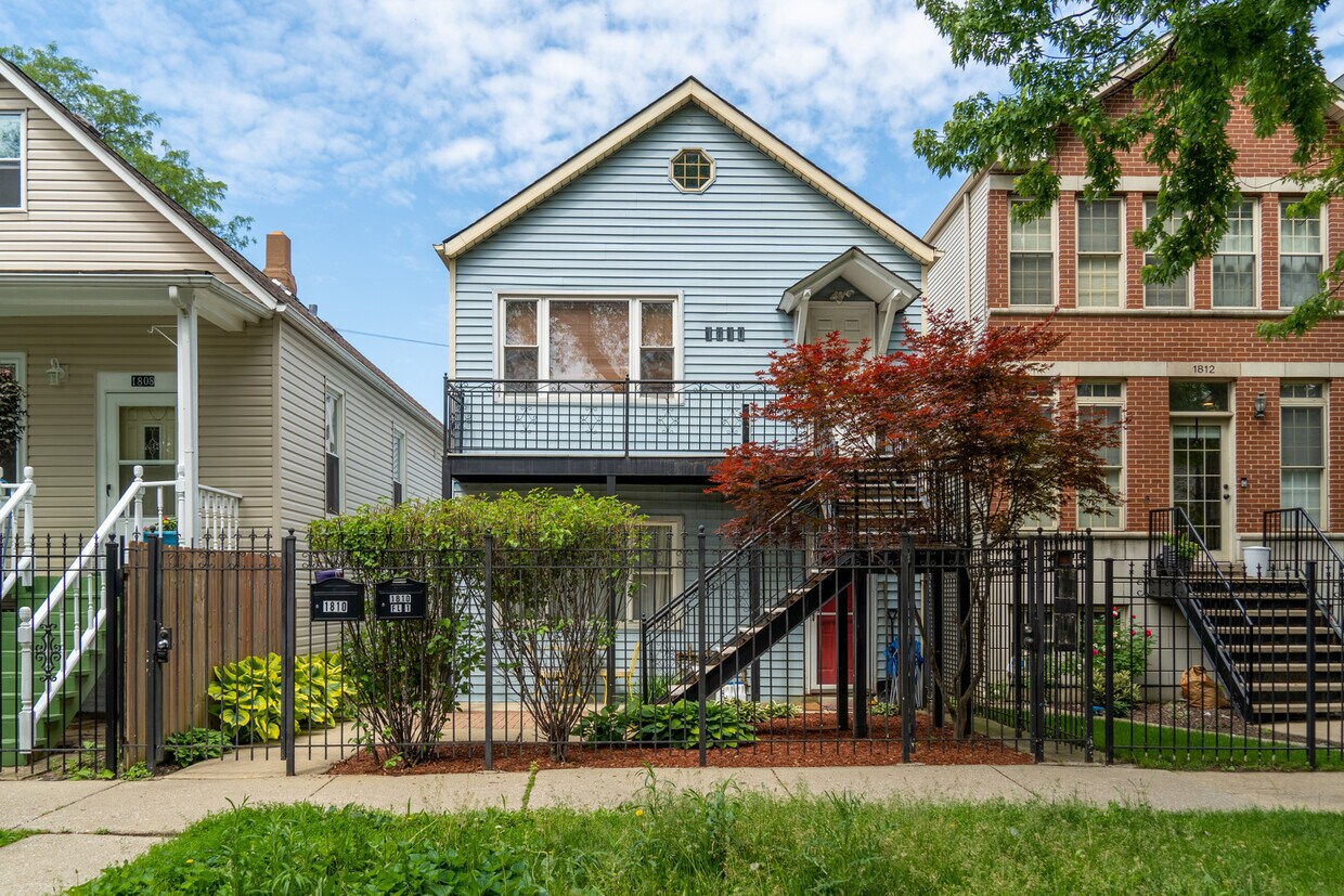 1810 N Washtenaw Ave Unit 1, Chicago, IL 60647 Condo for Rent in