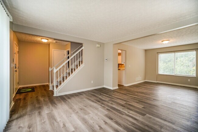 Building Photo - 1700 Golden Cloud Ln