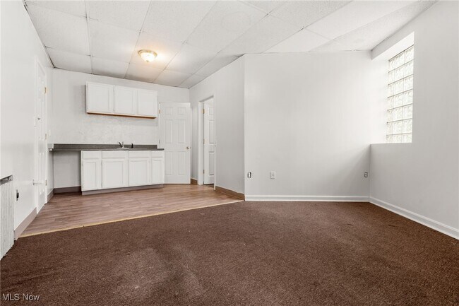 Foto del edificio - 15300 Waterloo Rd