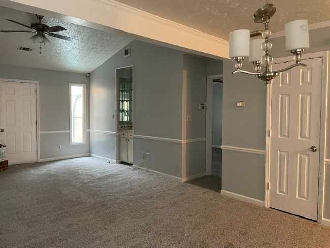 Building Photo - 8058 Woodlake Dr