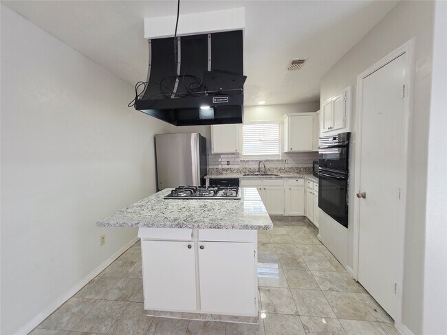 Foto del edificio - 15330 Oak Terrace Dr