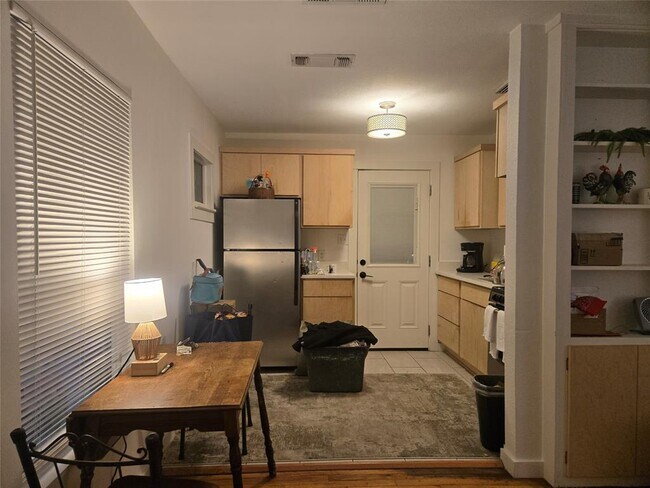 Foto del edificio - 1307 Deloney St