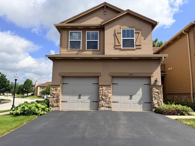 Building Photo - 1873 Crenshaw Cir