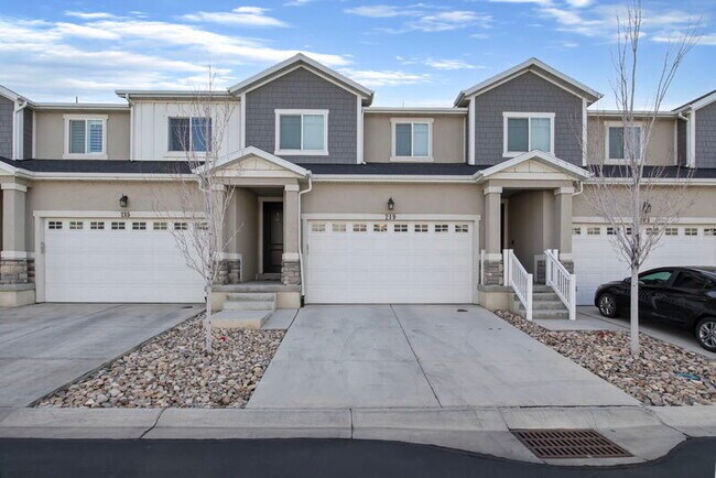 Foto del edificio - 219 W Silver Springs Dr