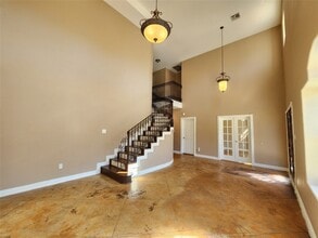 Building Photo - 115 Oak Colony Dr