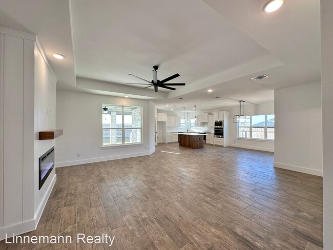 Foto del edificio - 4 br, 2.5 bath House - 8505 James Herring Way