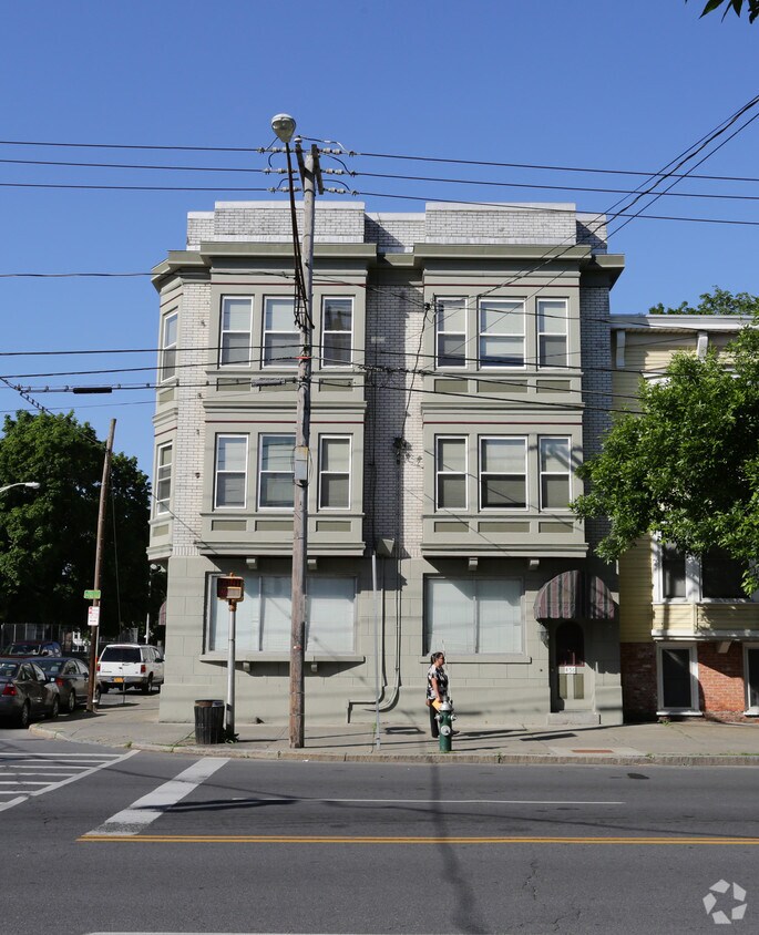 Foto del edificio - 456 Washington Ave