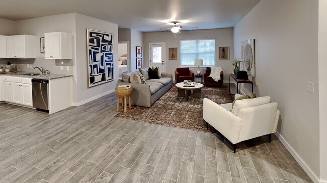 Building Photo - 3 Bedroom 2 Bathroom 2 Car Garage Home in ...