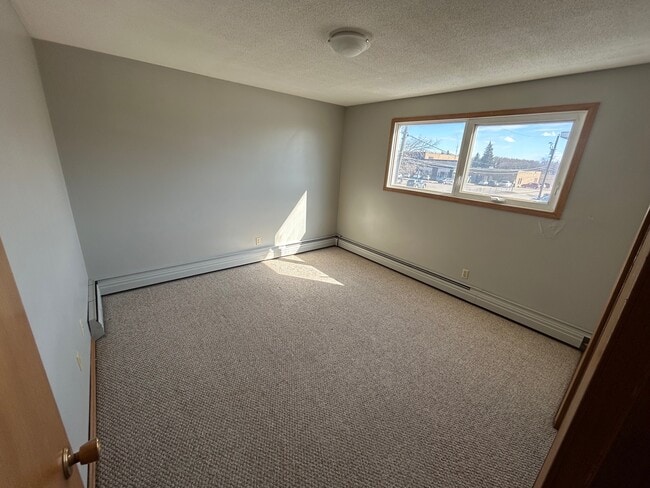Photo du bâtiment - 443-443 Lorne St N