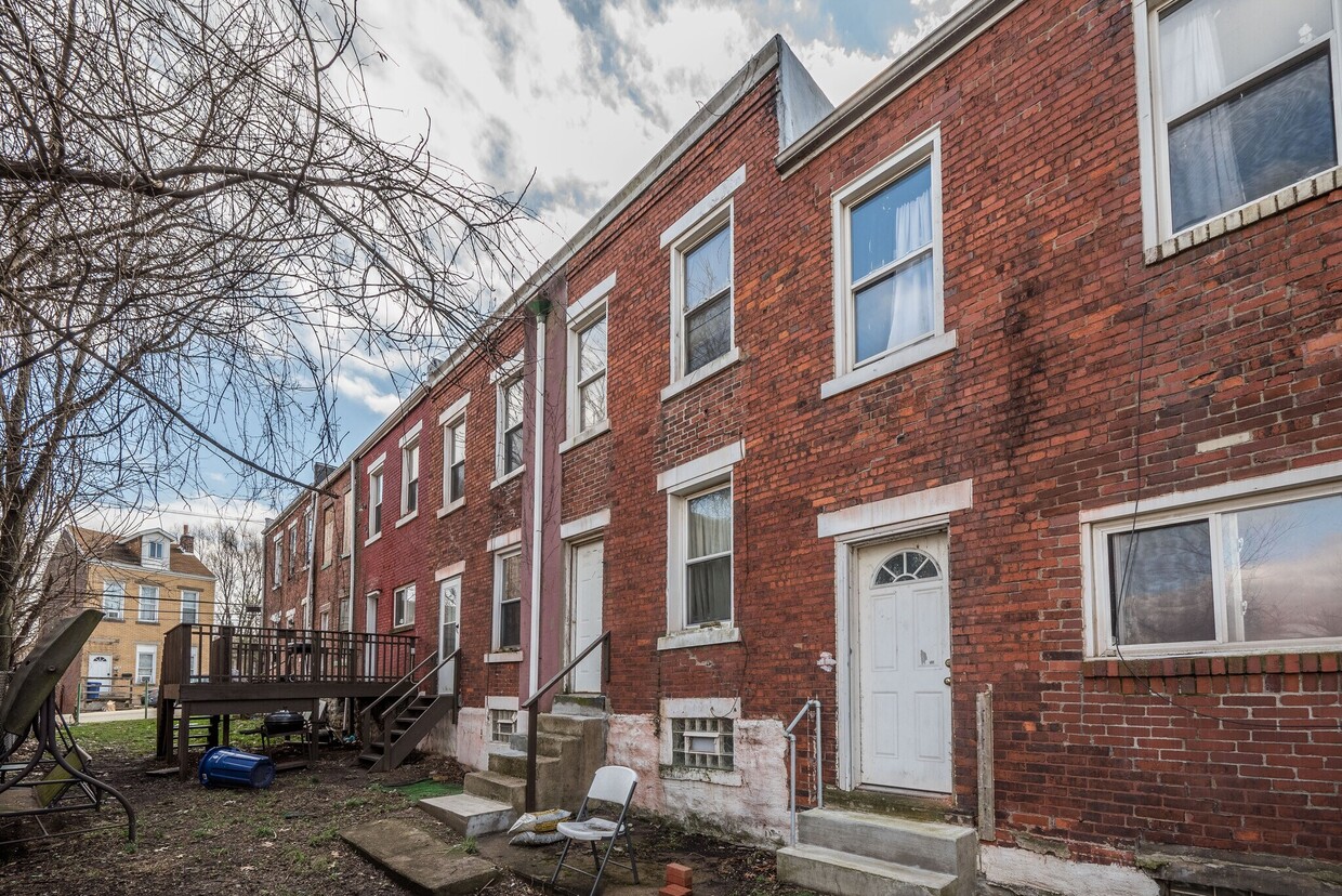 Davis Row Front - 5 Davis Row
