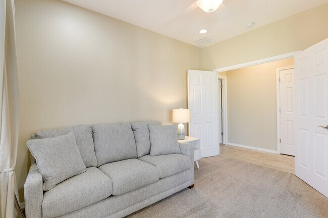 Building Photo - 17932 W Glenhaven Dr