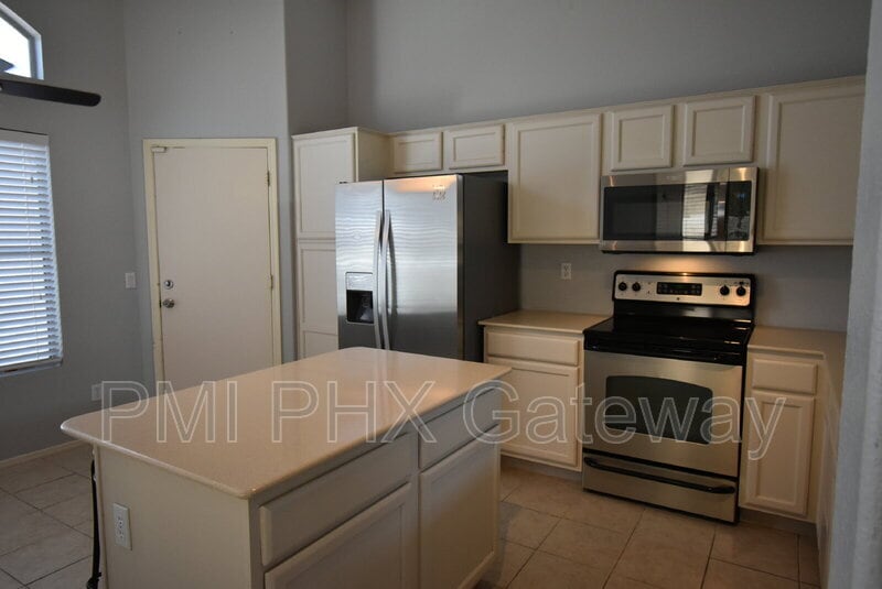 Primary Photo - 1158 West Swan Drive