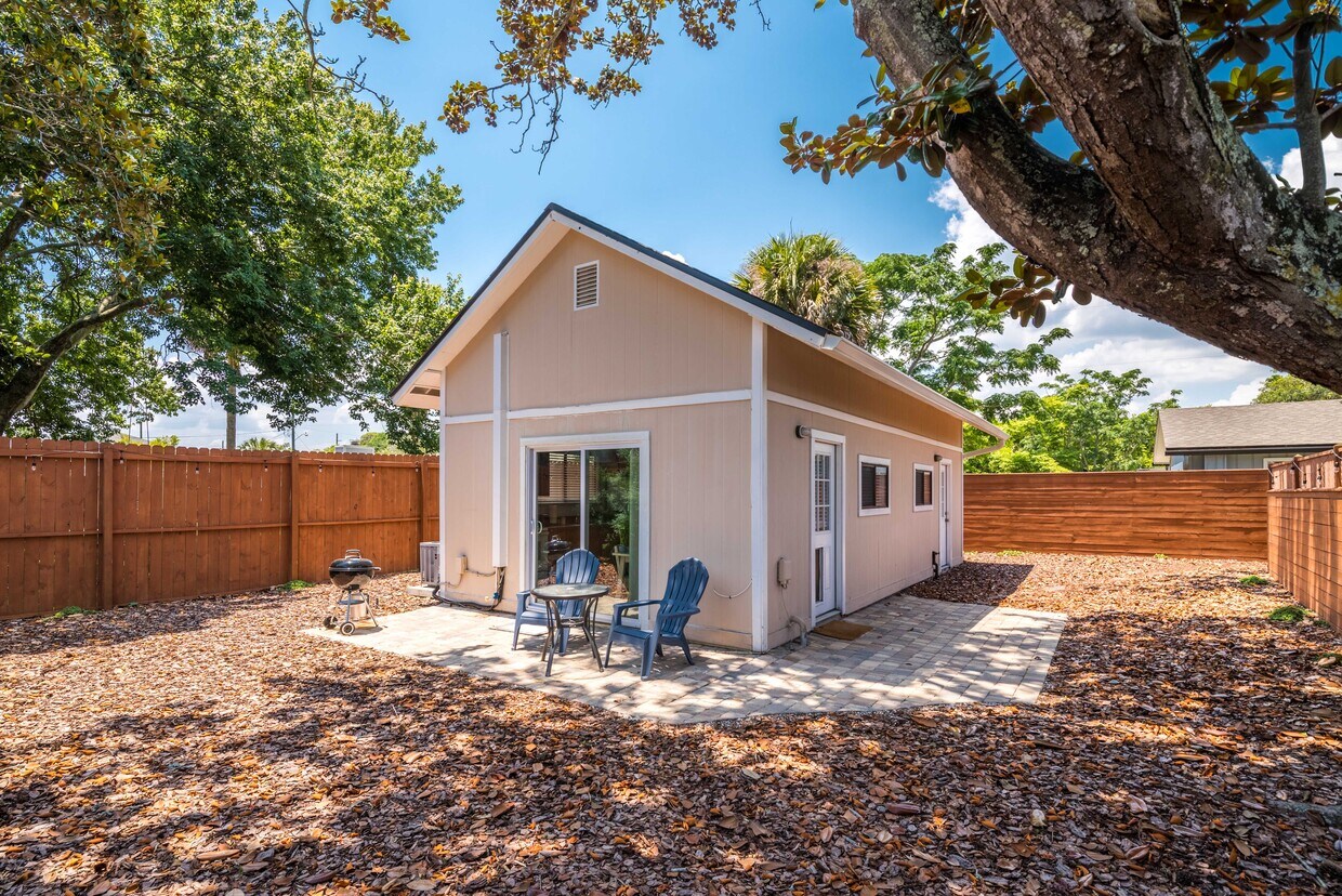Foto principal - 826 5th Ave N