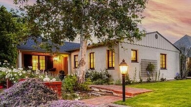 Building Photo - 1016 W Roses Rd