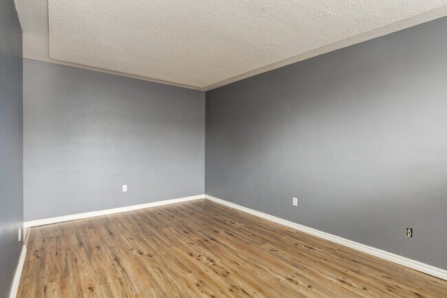 Photo du bâtiment - Kent Apartments