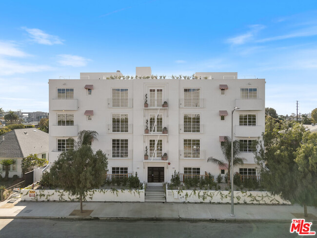 Foto del edificio - 11908 Exposition Blvd