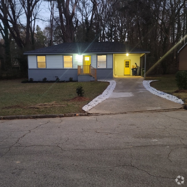 Building Photo - 2858 Marco Dr NW