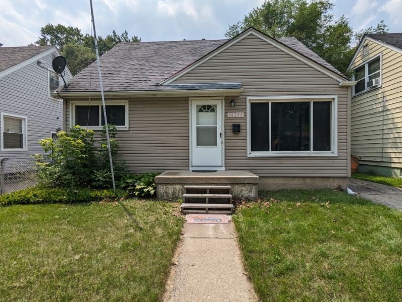 Foto principal - 18257 Five Points St